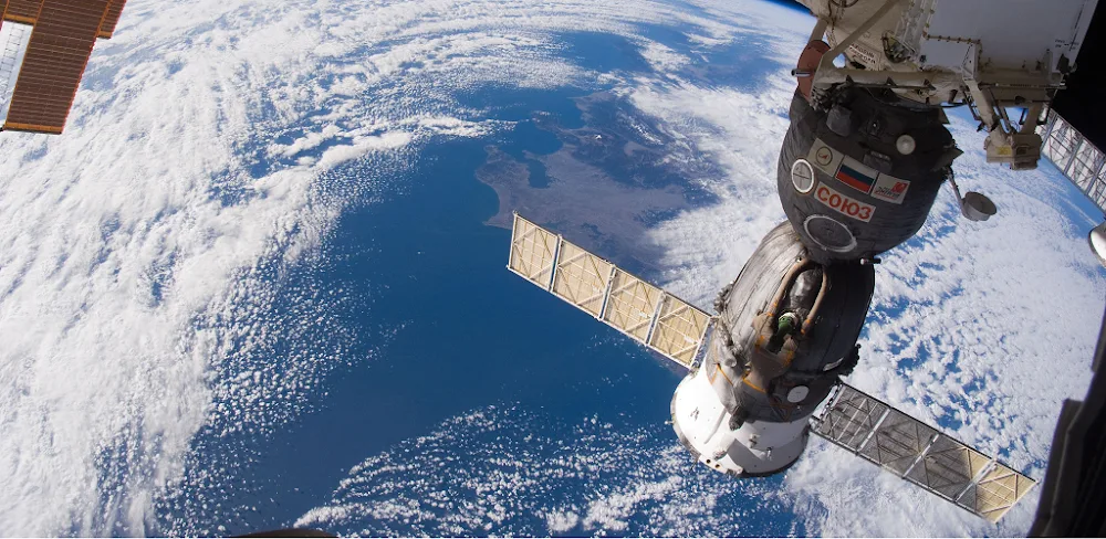 ISS Live Now: Live Earth View v8.2.8 MOD APK (Premium Unlocked)